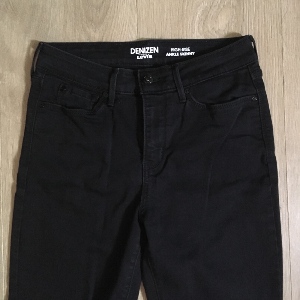NWOT Denizen from Levi’s high rise black skinnies